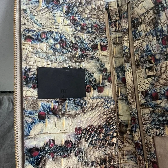 Brahmin Skyler Clutch - Picture 3 of 8